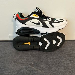 NIKE- NEW- men’s size 9!